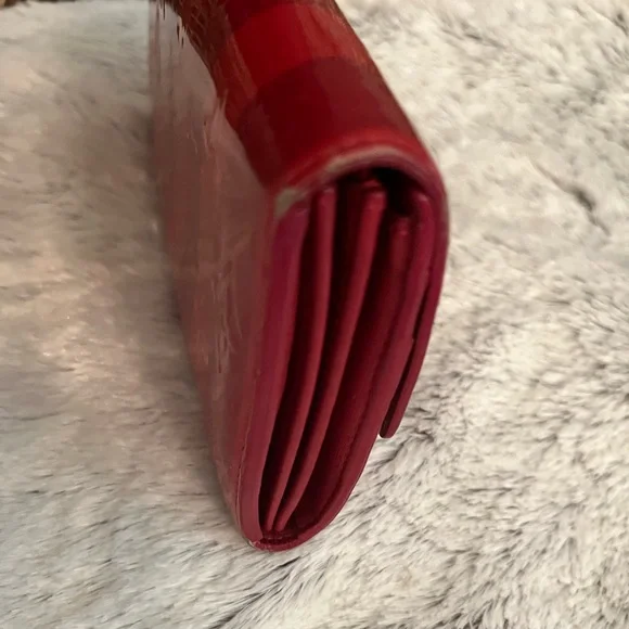 LOUIS VUITTON RED STRIPE VERNIS WALLET - Picture 7 of 10